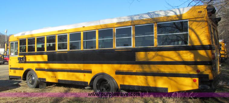 image for item L1833 2004 Thomas Built Saf-T-Liner MVP EF school bus