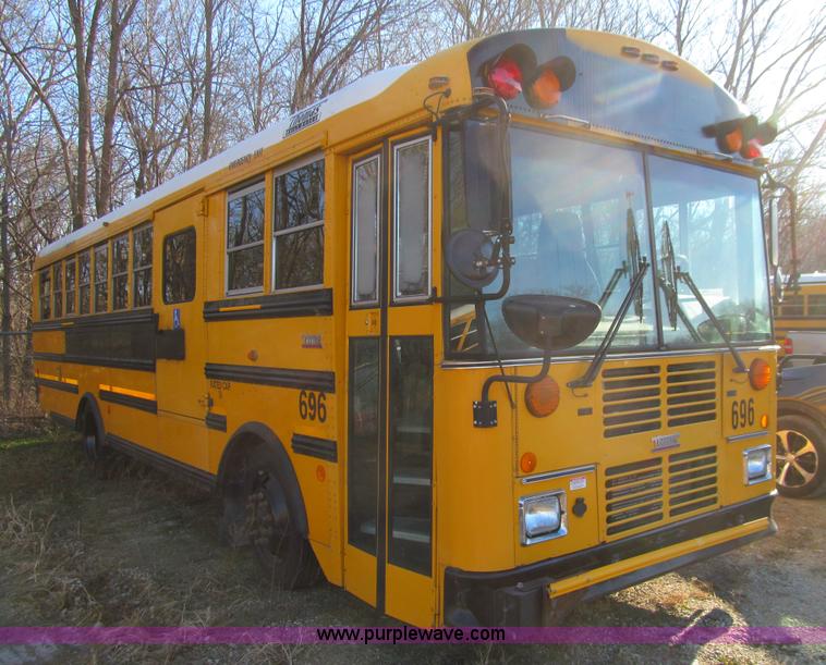 image for item L1833 2004 Thomas Built Saf-T-Liner MVP EF school bus