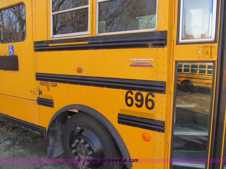 image for item L1833 2004 Thomas Built Saf-T-Liner MVP EF school bus