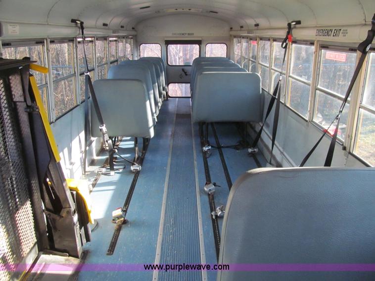 image for item L1833 2004 Thomas Built Saf-T-Liner MVP EF school bus
