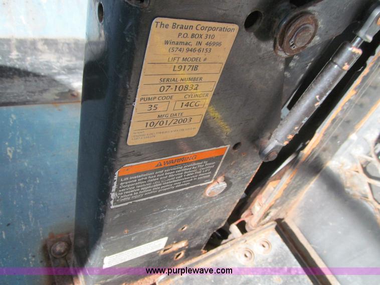 image for item L1833 2004 Thomas Built Saf-T-Liner MVP EF school bus