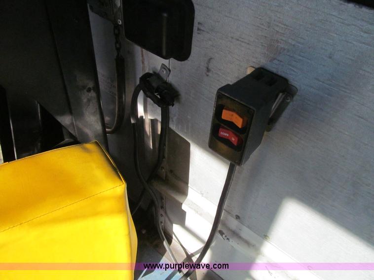 image for item L1833 2004 Thomas Built Saf-T-Liner MVP EF school bus