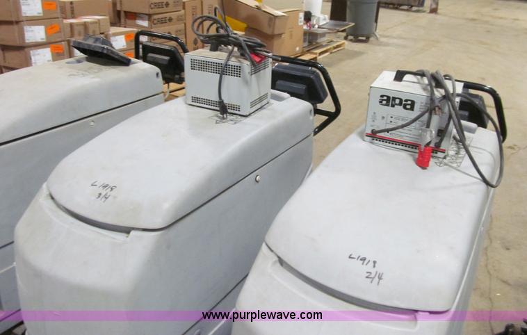 (4) Advance BA/5321D floor scrubbers in Des Moines, IA | Item L1918