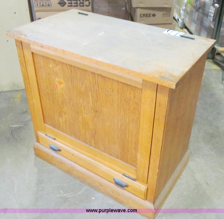 Wood in Des Moines, IA Item L1942 sold Purple Wave