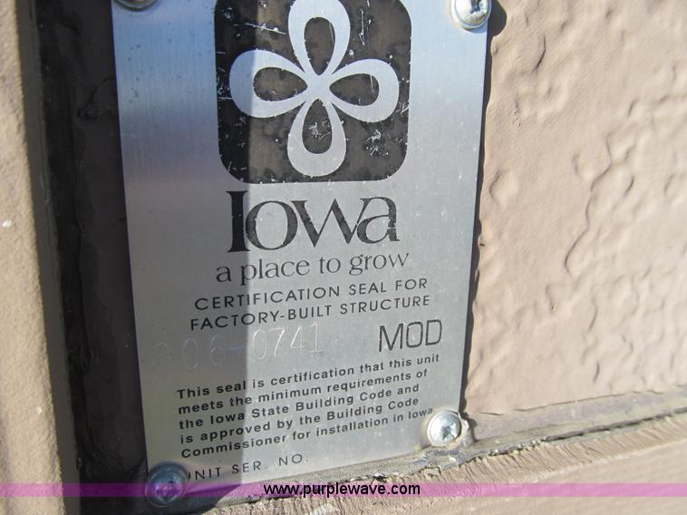 image for item L1946 2006 Innovative Modular Solutions building