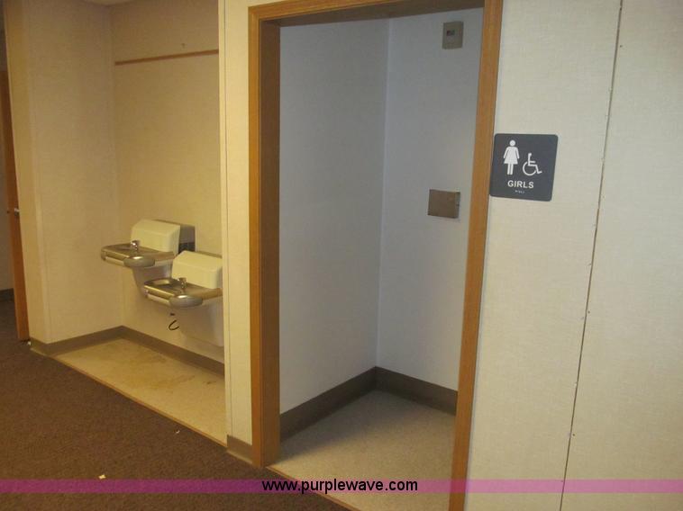 image for item L1946 2006 Innovative Modular Solutions building