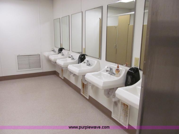 image for item L1946 2006 Innovative Modular Solutions building