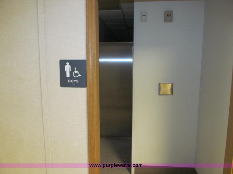 image for item L1946 2006 Innovative Modular Solutions building