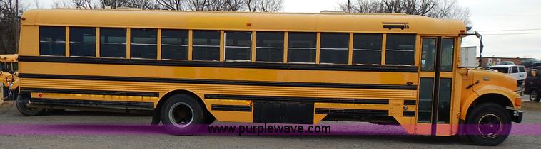 image for item L3611 1995 International 3800 school bus