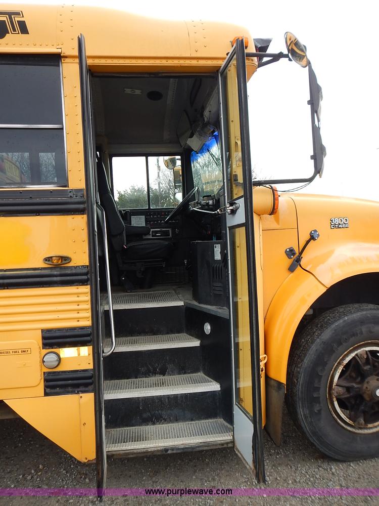 image for item L3611 1995 International 3800 school bus