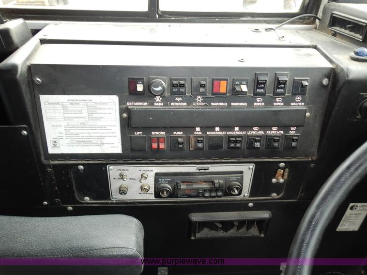 image for item L3611 1995 International 3800 school bus