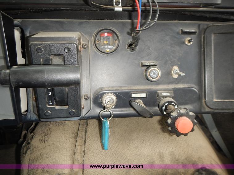 image for item L3611 1995 International 3800 school bus