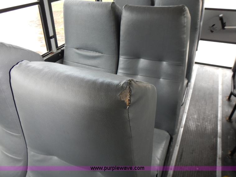 image for item L3611 1995 International 3800 school bus