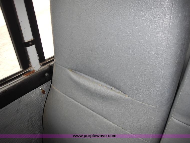 image for item L3611 1995 International 3800 school bus