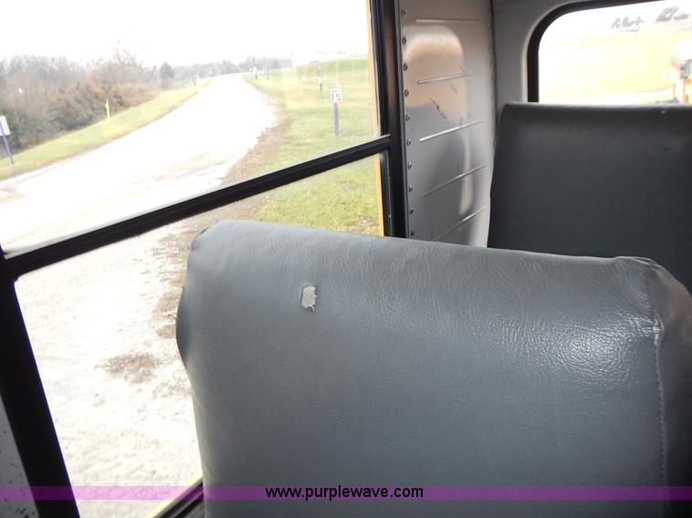 image for item L3611 1995 International 3800 school bus