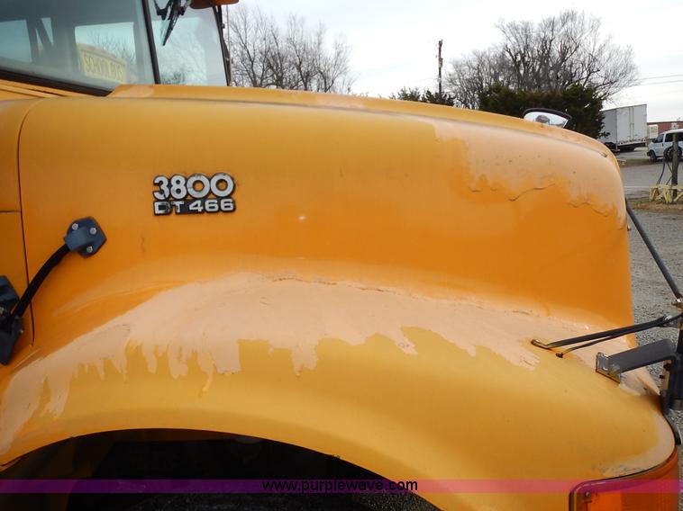 image for item L3611 1995 International 3800 school bus