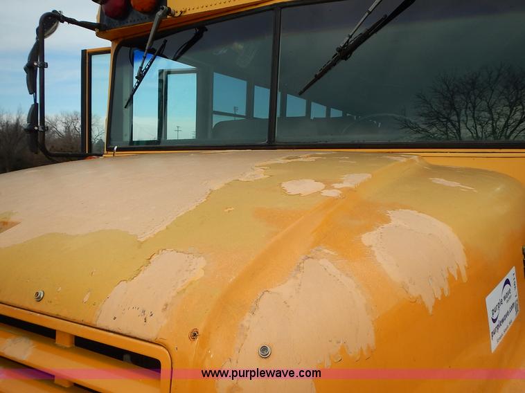 image for item L3611 1995 International 3800 school bus