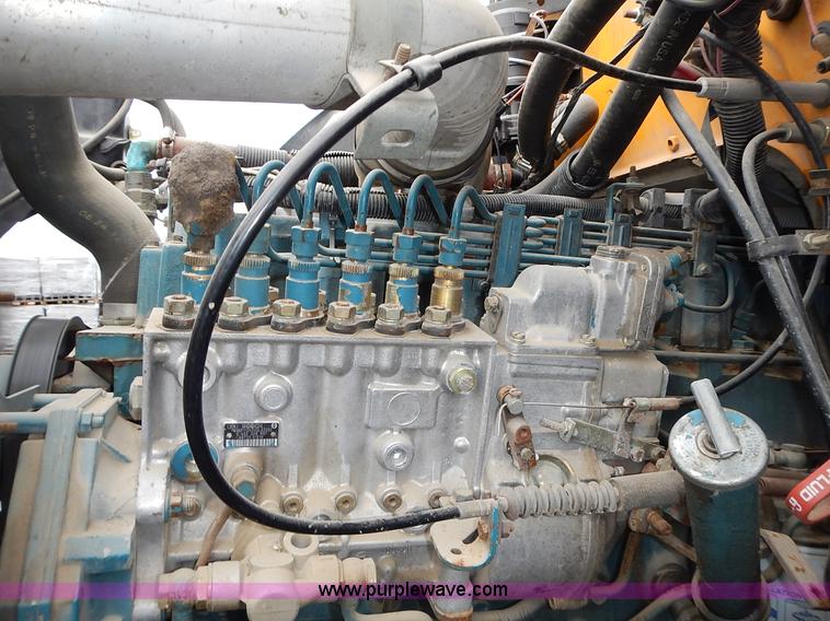 image for item L3611 1995 International 3800 school bus