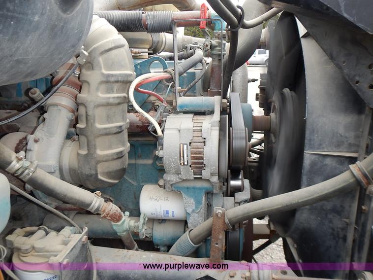 image for item L3611 1995 International 3800 school bus