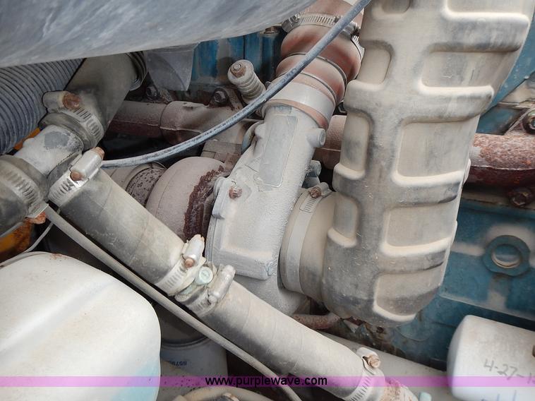 image for item L3611 1995 International 3800 school bus