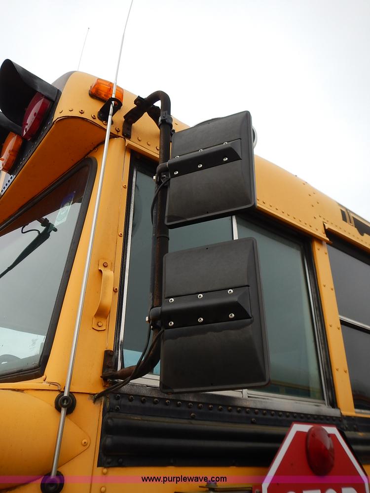 image for item L3611 1995 International 3800 school bus