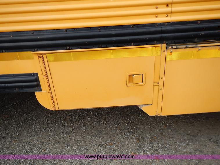 image for item L3611 1995 International 3800 school bus