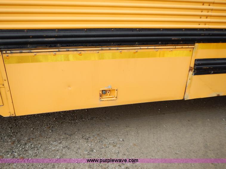image for item L3611 1995 International 3800 school bus