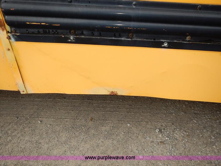 image for item L3611 1995 International 3800 school bus