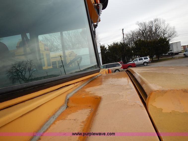 image for item L3611 1995 International 3800 school bus