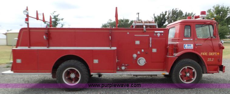 image for item L5085 1972 International C01710A fire truck
