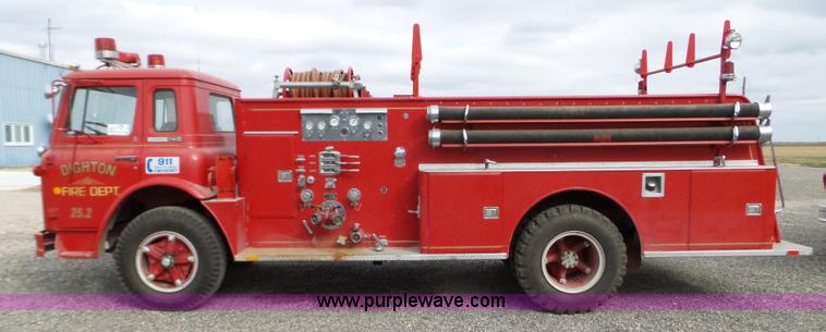 image for item L5085 1972 International C01710A fire truck