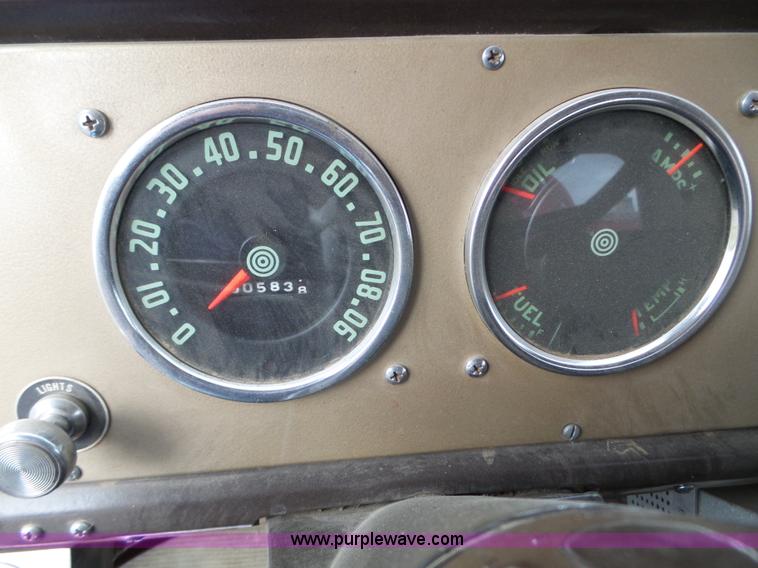 image for item L5085 1972 International C01710A fire truck