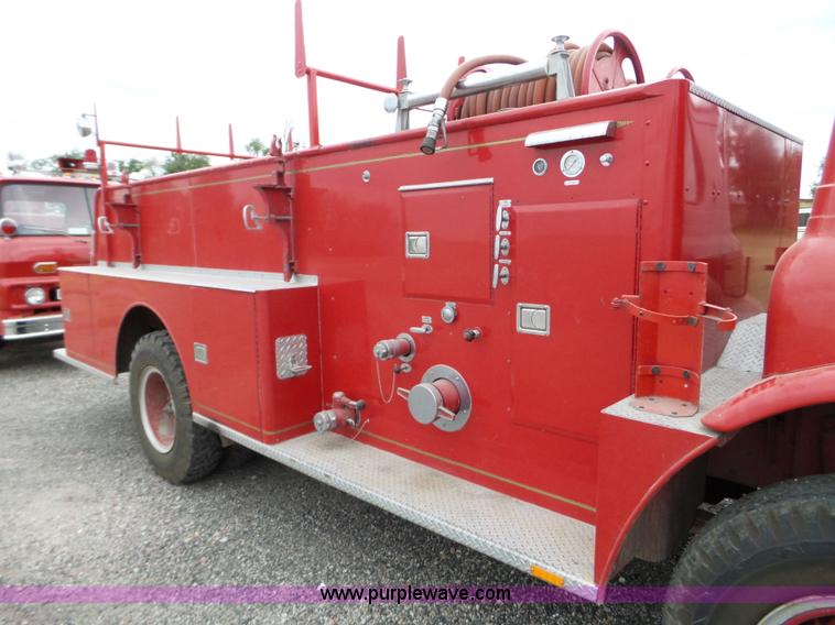 image for item L5085 1972 International C01710A fire truck