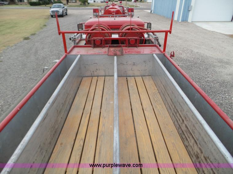 image for item L5085 1972 International C01710A fire truck