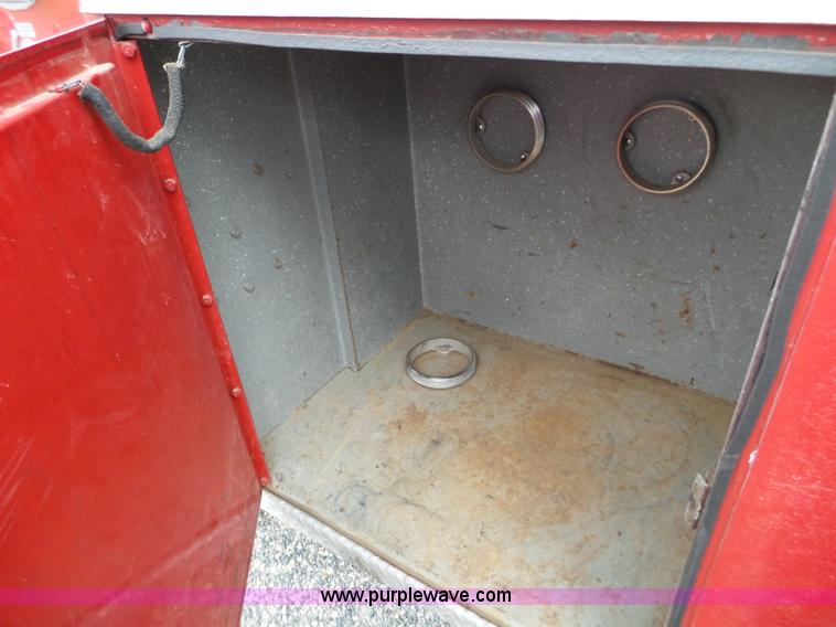 image for item L5085 1972 International C01710A fire truck