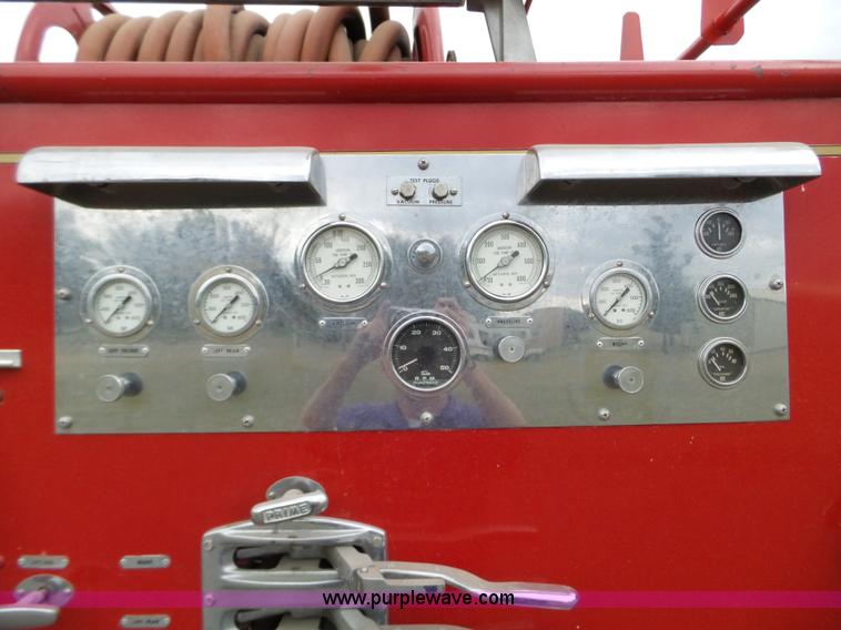 image for item L5085 1972 International C01710A fire truck