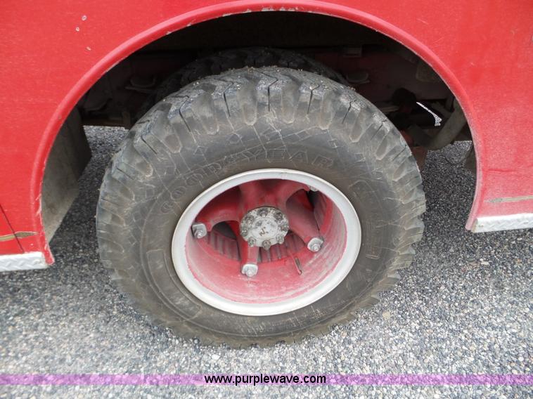 image for item L5085 1972 International C01710A fire truck