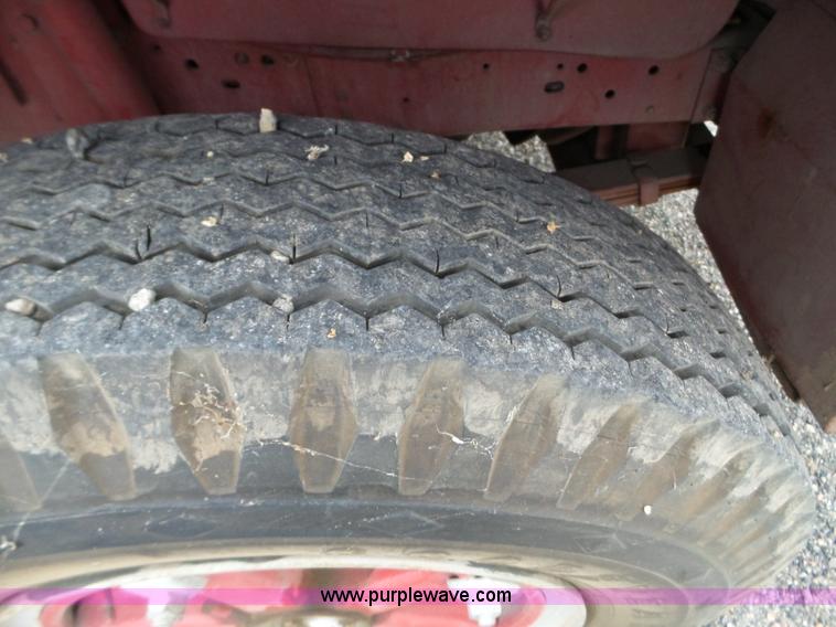 image for item L5085 1972 International C01710A fire truck