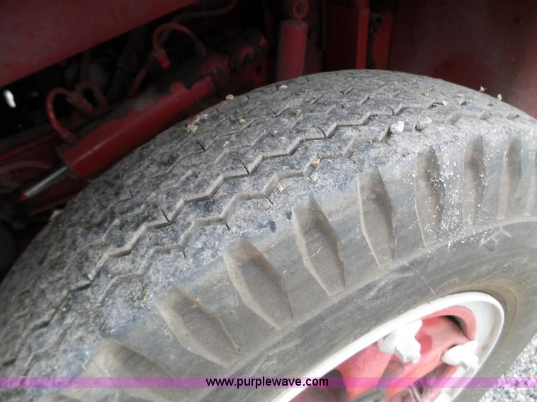 image for item L5085 1972 International C01710A fire truck