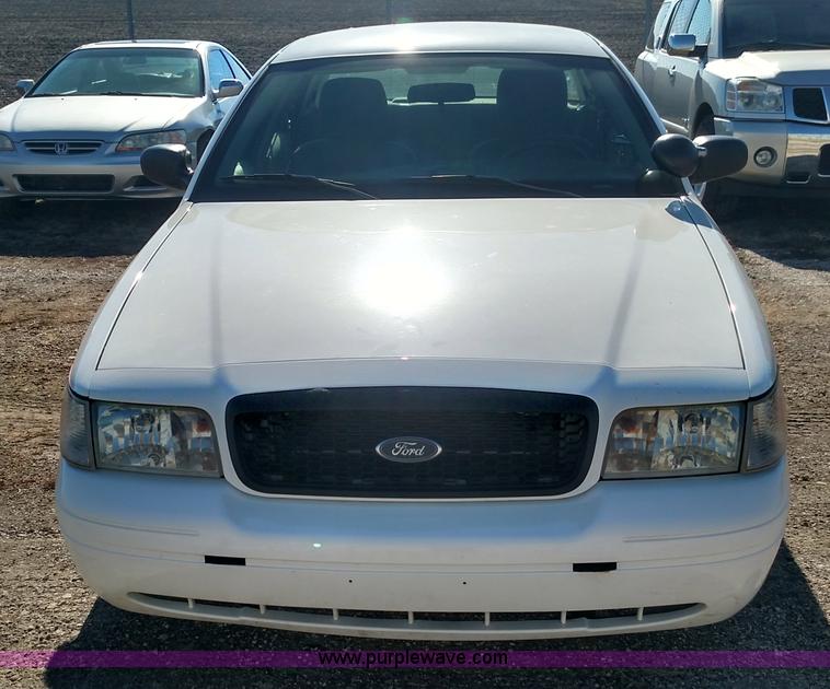 image for item L6068 2011 Ford Crown Victoria Police Interceptor