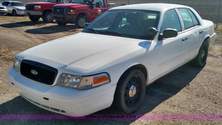 image for item L6068 2011 Ford Crown Victoria Police Interceptor