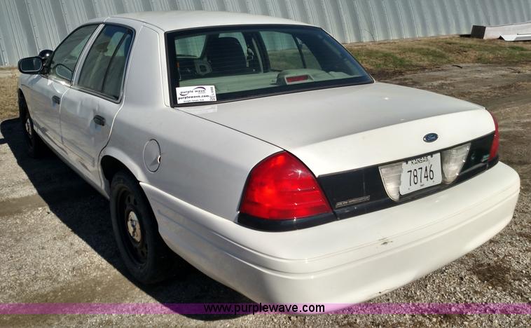 image for item L6068 2011 Ford Crown Victoria Police Interceptor