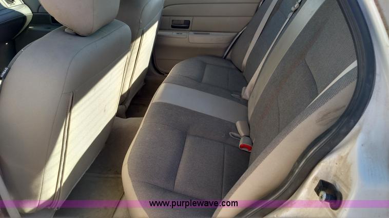 image for item L6068 2011 Ford Crown Victoria Police Interceptor