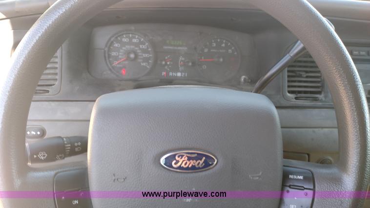 image for item L6068 2011 Ford Crown Victoria Police Interceptor