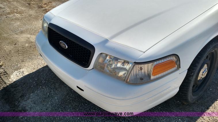 image for item L6068 2011 Ford Crown Victoria Police Interceptor