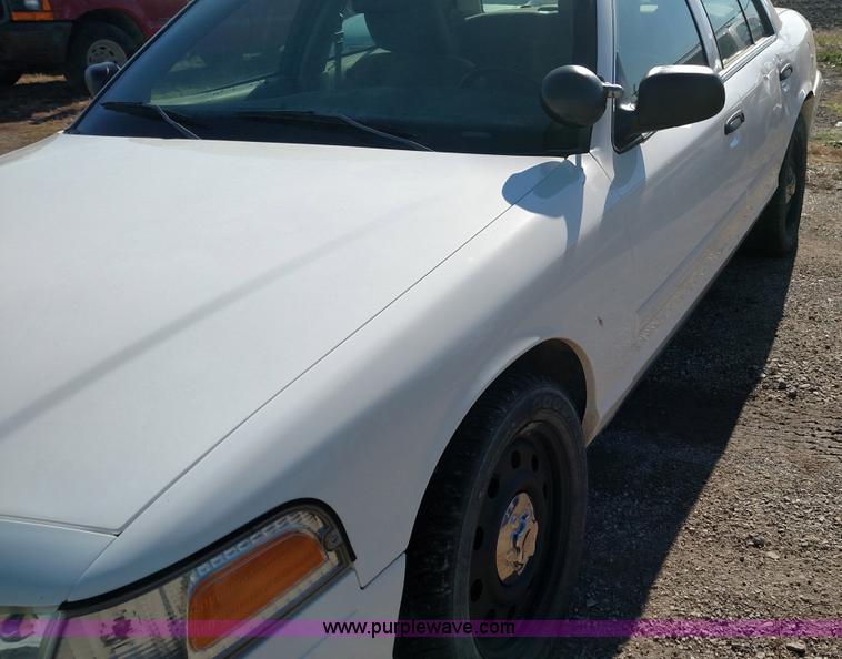 image for item L6068 2011 Ford Crown Victoria Police Interceptor