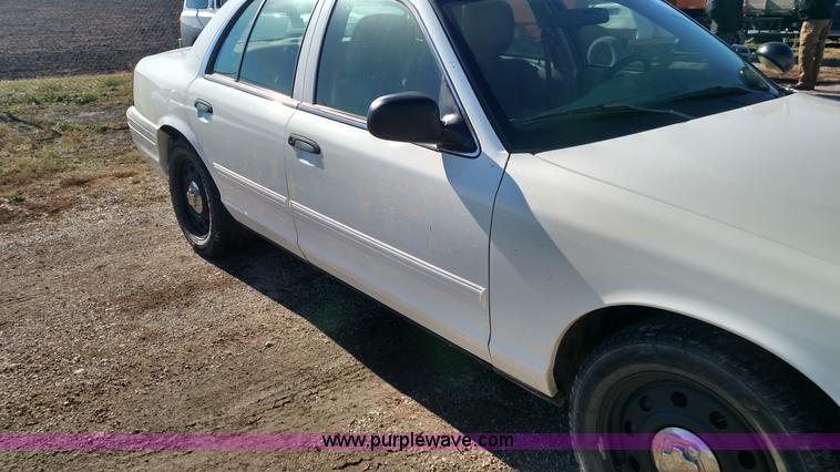 image for item L6068 2011 Ford Crown Victoria Police Interceptor