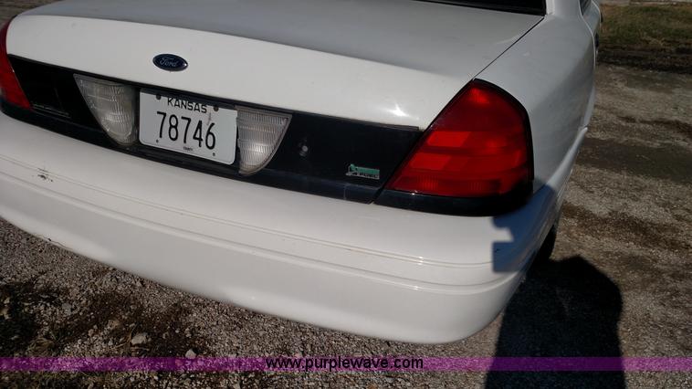 image for item L6068 2011 Ford Crown Victoria Police Interceptor