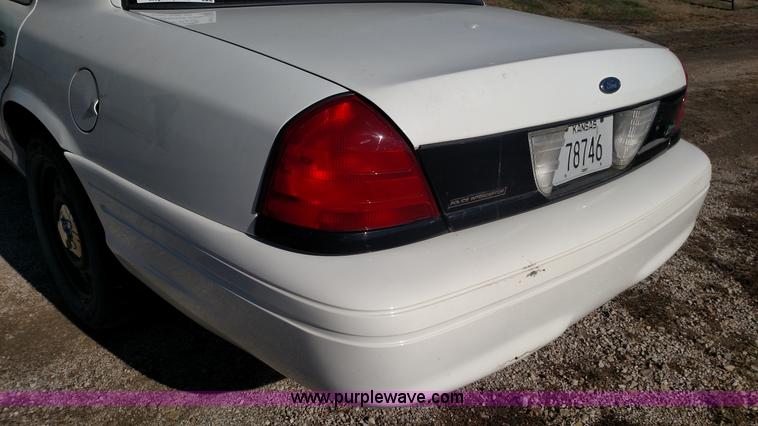image for item L6068 2011 Ford Crown Victoria Police Interceptor