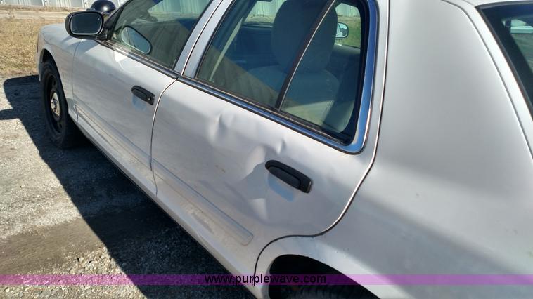 image for item L6068 2011 Ford Crown Victoria Police Interceptor